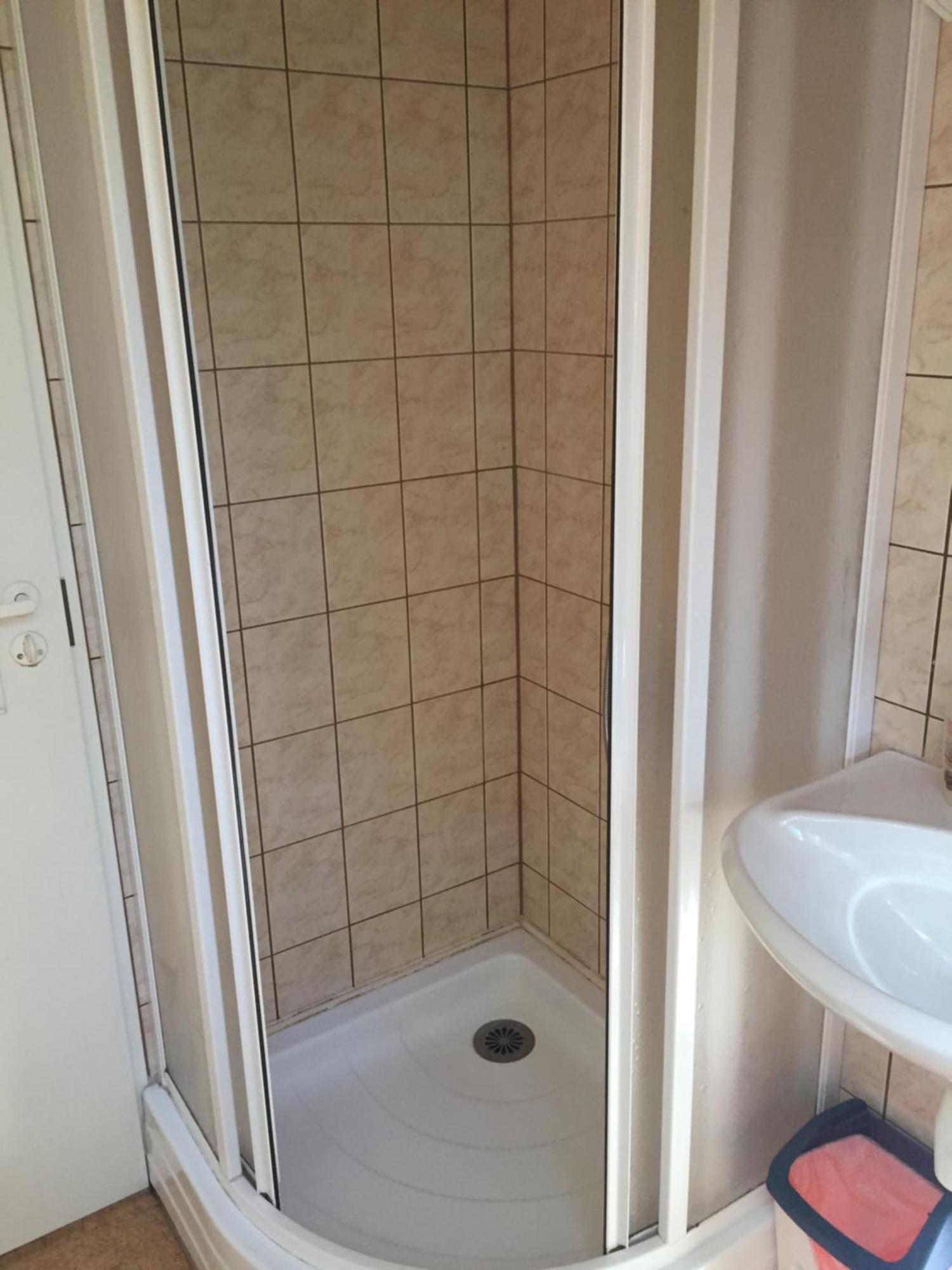 Laane Pansion Bed & Breakfast Kasmu Bagian luar foto