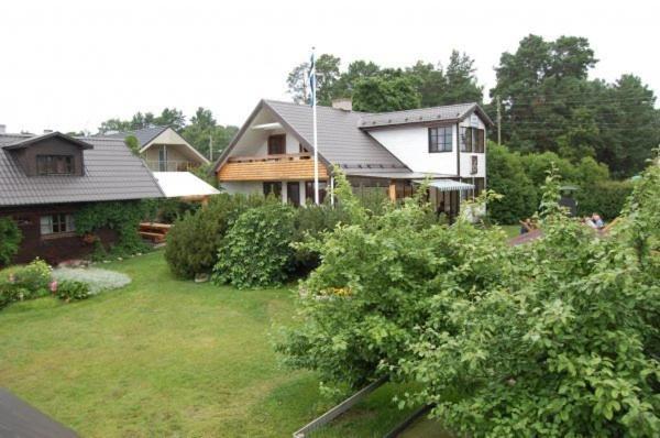Laane Pansion Bed & Breakfast Kasmu Bagian luar foto