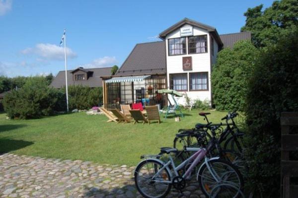 Laane Pansion Bed & Breakfast Kasmu Bagian luar foto