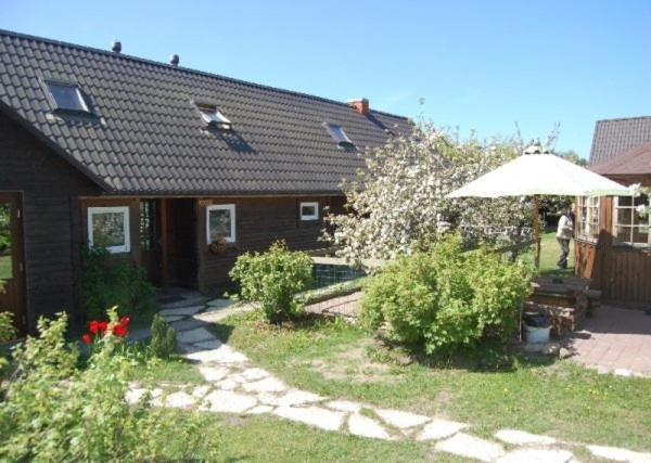 Laane Pansion Bed & Breakfast Kasmu Bagian luar foto